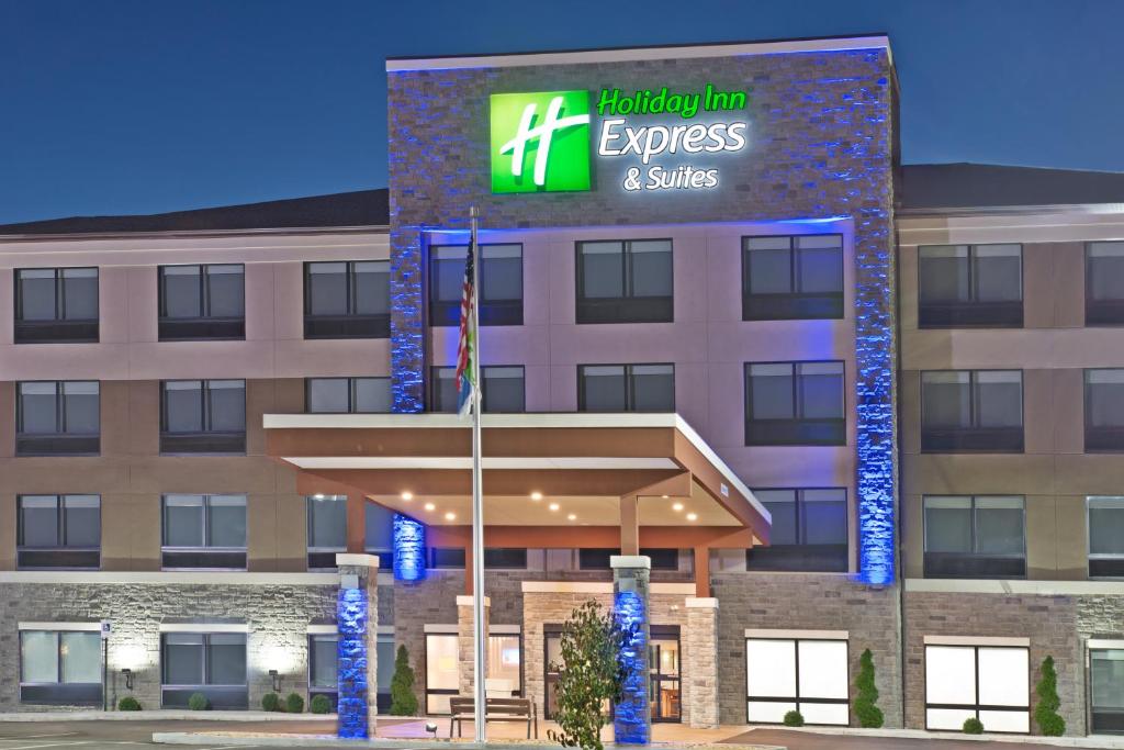 Holiday Inn Express & Suites Uniontown an IHG Hotel Main image 1